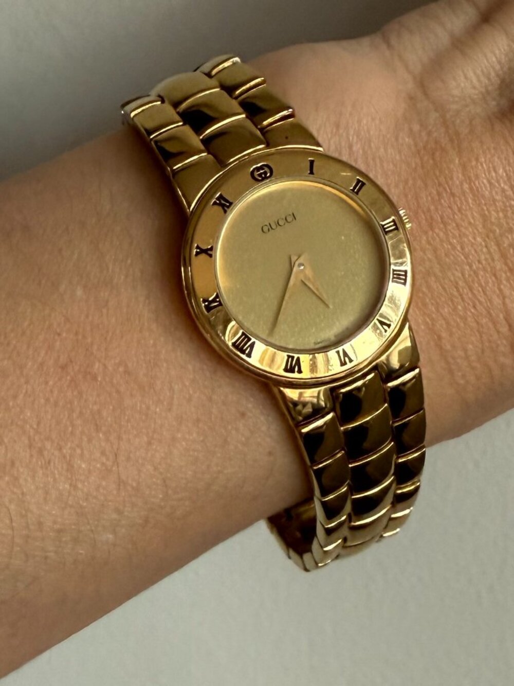 Gucci Ladies Quartz Watch 3300.2.L Gold Plated, 26mm Case, Swiss Made - Picture 2 of 12